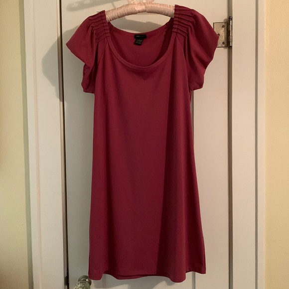 BCBGMaxAzria Dresses & Skirts - BCBG MaxAzria Popover Dress, Stretch, Pleated Sleeve detail, Multi-season, Comfy